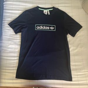 Adidas mens size medium